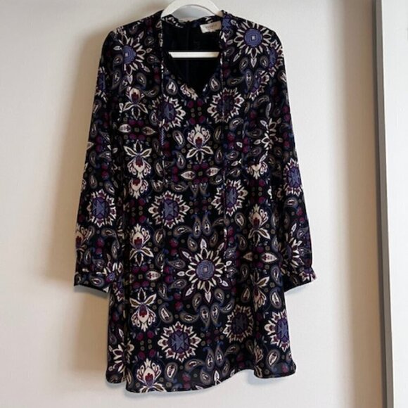 Everly Dresses & Skirts - Everly Multi Color Floral Long Sleeve Skater Dress size M